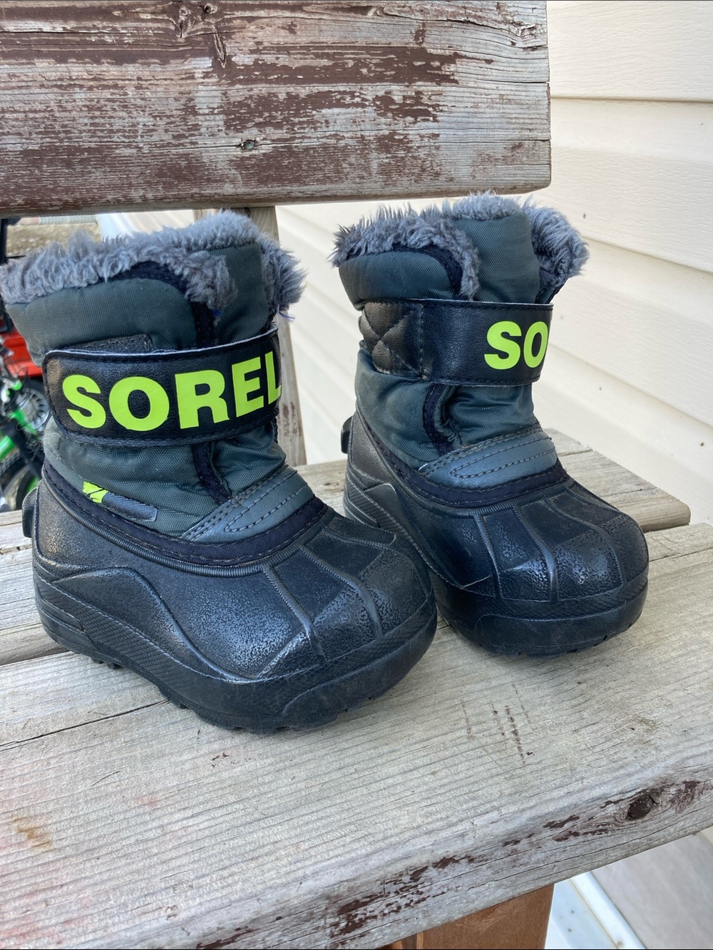 Sorel size 6 toddler